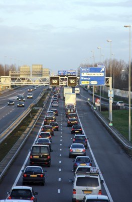 3960322-embouteillage-sur-la-fameuse-autoroute-a9-pres-d-39-amsterdam-aux-pays-bas